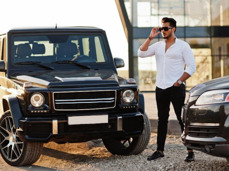 Coches exclusivos para sesiones y producciones audiovisuales en Tafalla y resto de Navarra Alquiler de coche ejecutivo premium en Tafalla y resto de Navarra